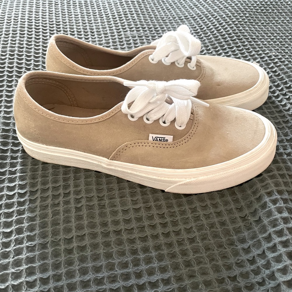 Vans, tan suede - new